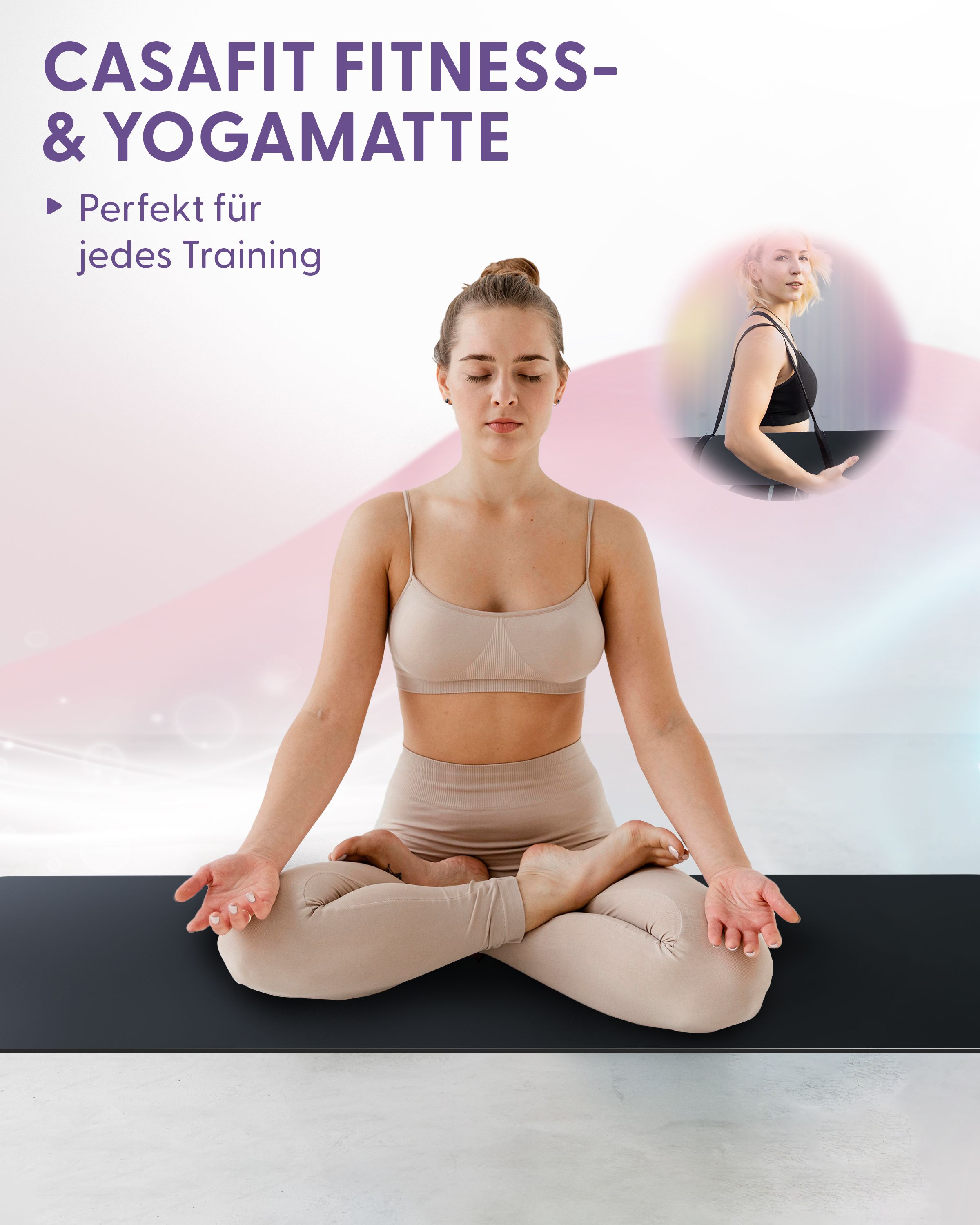 Frau sitzt auf schwarzer Yogamatte im Lotussitz. Text: CASAFIT Fitness- & Yogamatte.