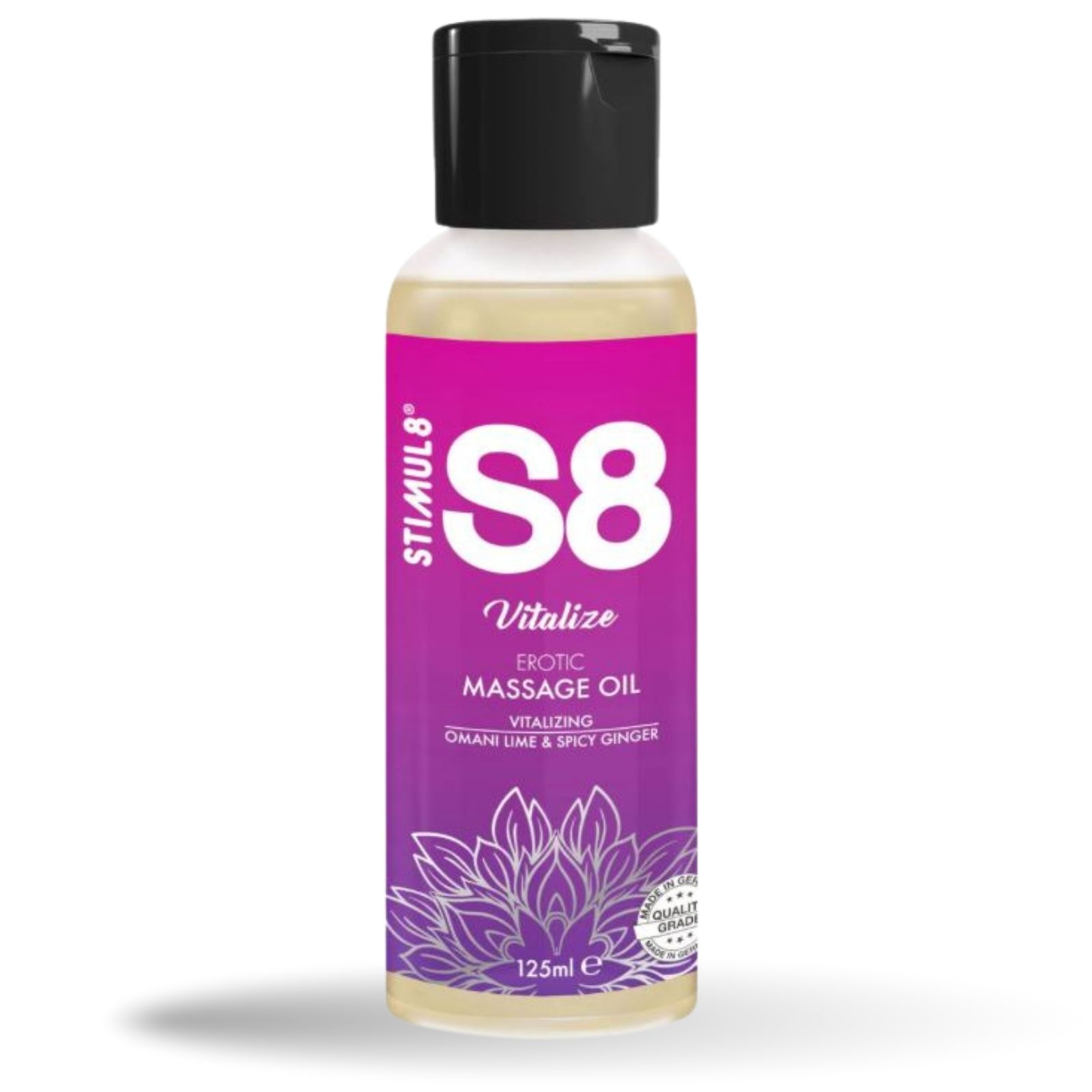 Flasche mit Massageöl. Aufschrift: S8 Vitalize Erotic Massage Oil. 125ml. Mit Aroma von Limette und Ingwer.