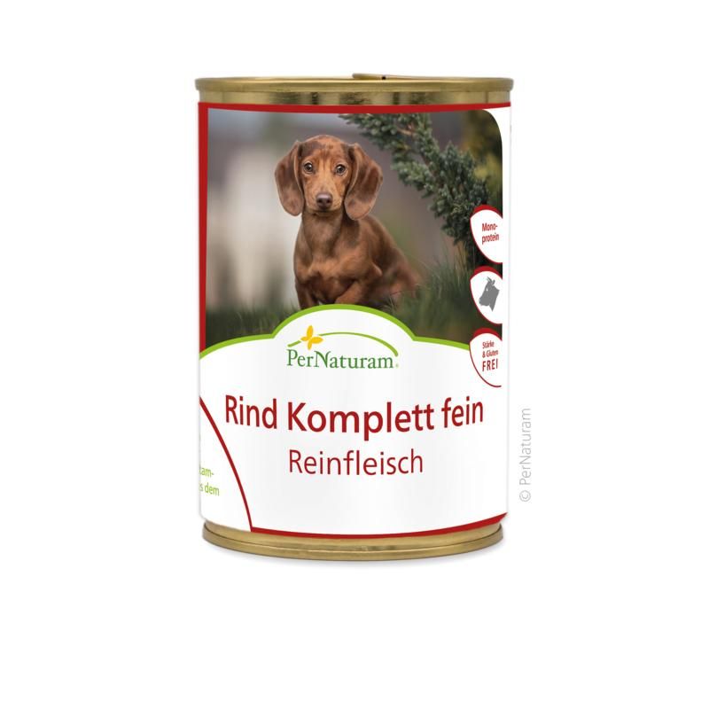Konservendose mit Hundefutter. Aufdruck: Rind Komplett fein, Reinfleisch. Logo PerNaturam.