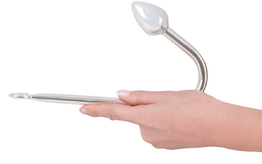 Metall-Hook mit abgerundetem Ende und Ring. Gehalten von einer Hand.