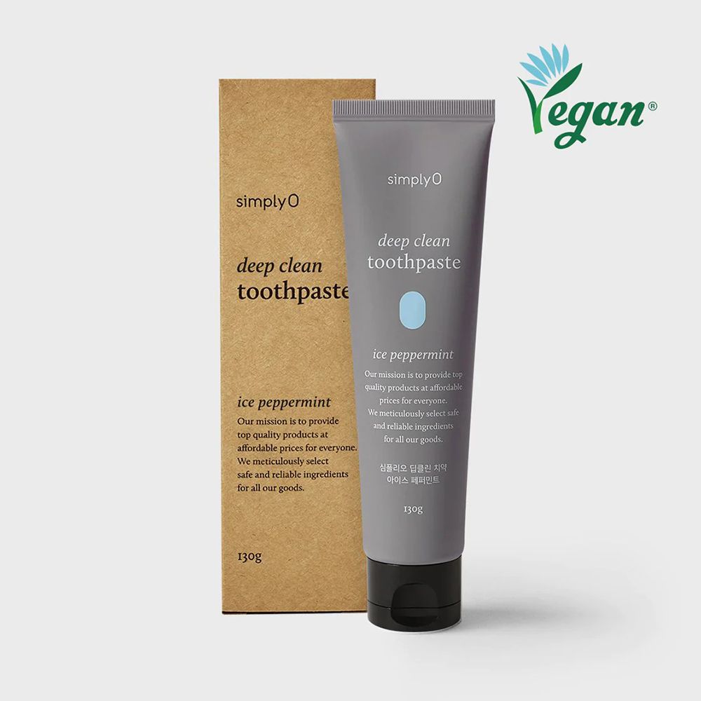 Zahnpasta-Tube und Karton. Aufschrift: "simplyO deep clean toothpaste ice peppermint". Vegan-Siegel.