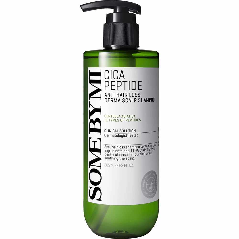 Grüne Shampoo-Flasche mit schwarzer Pumpe. Aufschrift: Cica Peptide Anti Hair Loss Derma Scalp Shampoo. Text und Logo.