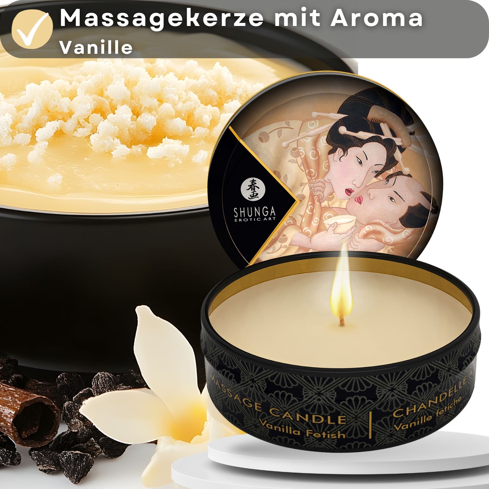 Massagekerze mit Aroma Vanille. Dose mit Deckel, Flamme brennt. Produktabbildung mit Zutaten: Vanille, Zimtstange, Blüten. Aufschrift: Massage Candle.