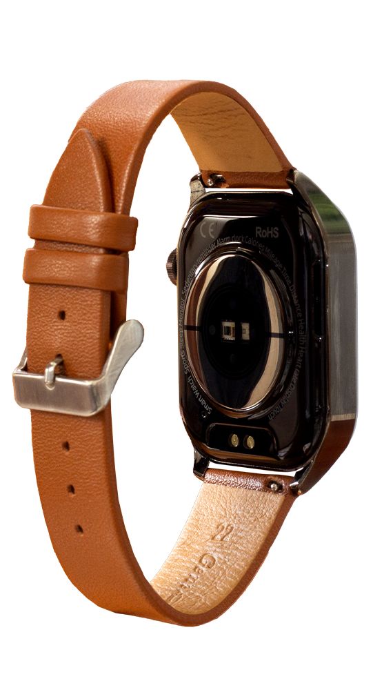 Rückseite einer Smartwatch mit braunem Lederarmband. Sensoren und Informationen auf der Rückseite. Metallverschluss.