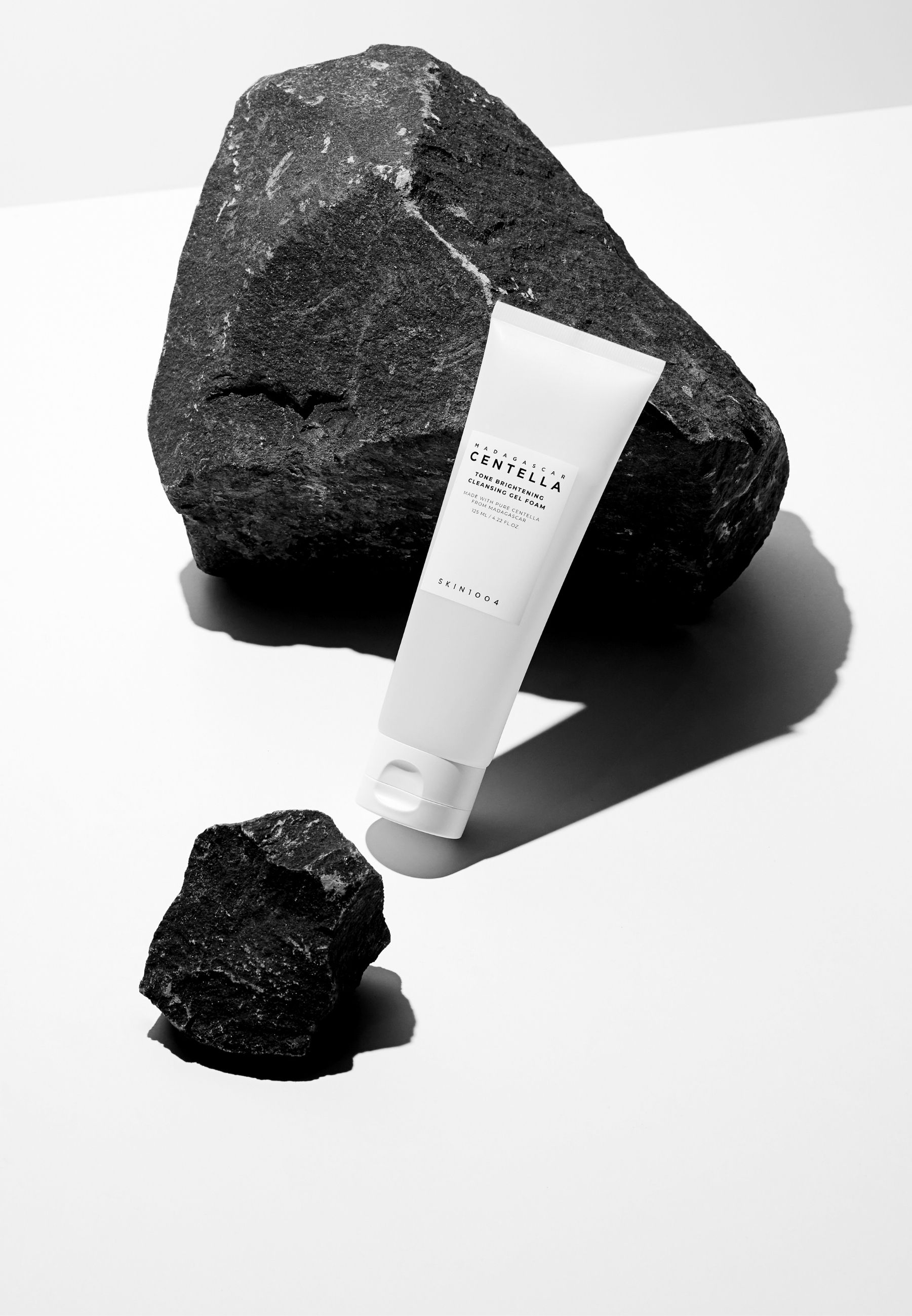 SKIN1004 Madagascar Centella Tone Brightening Cleansing Gel