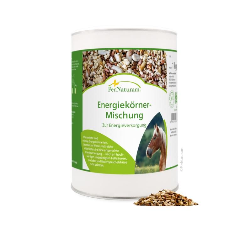 Zylindrische Dose mit Etikett: PerNaturam Energiekörner-Mischung. Grün-weißes Design, Produktabbildung, Text. Kleiner Haufen Körner davor.