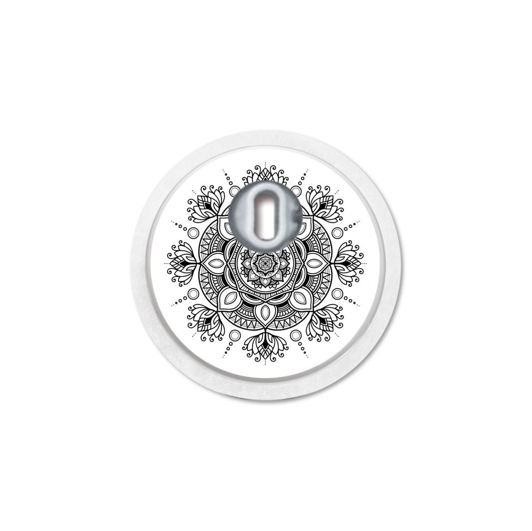 Runder Aufkleber mit Mandala-Muster und Sensor in der Mitte. Schwarz-weißes Design.
