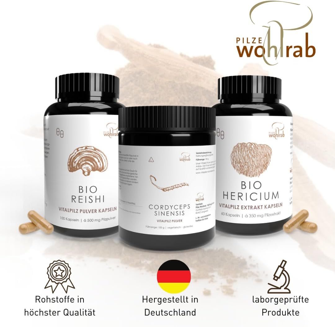 Drei Flaschen: BIO Reishi, Cordyceps Sinensis, BIO Hericium. Logo Pilze Wohlrab. Qualitätssiegel.