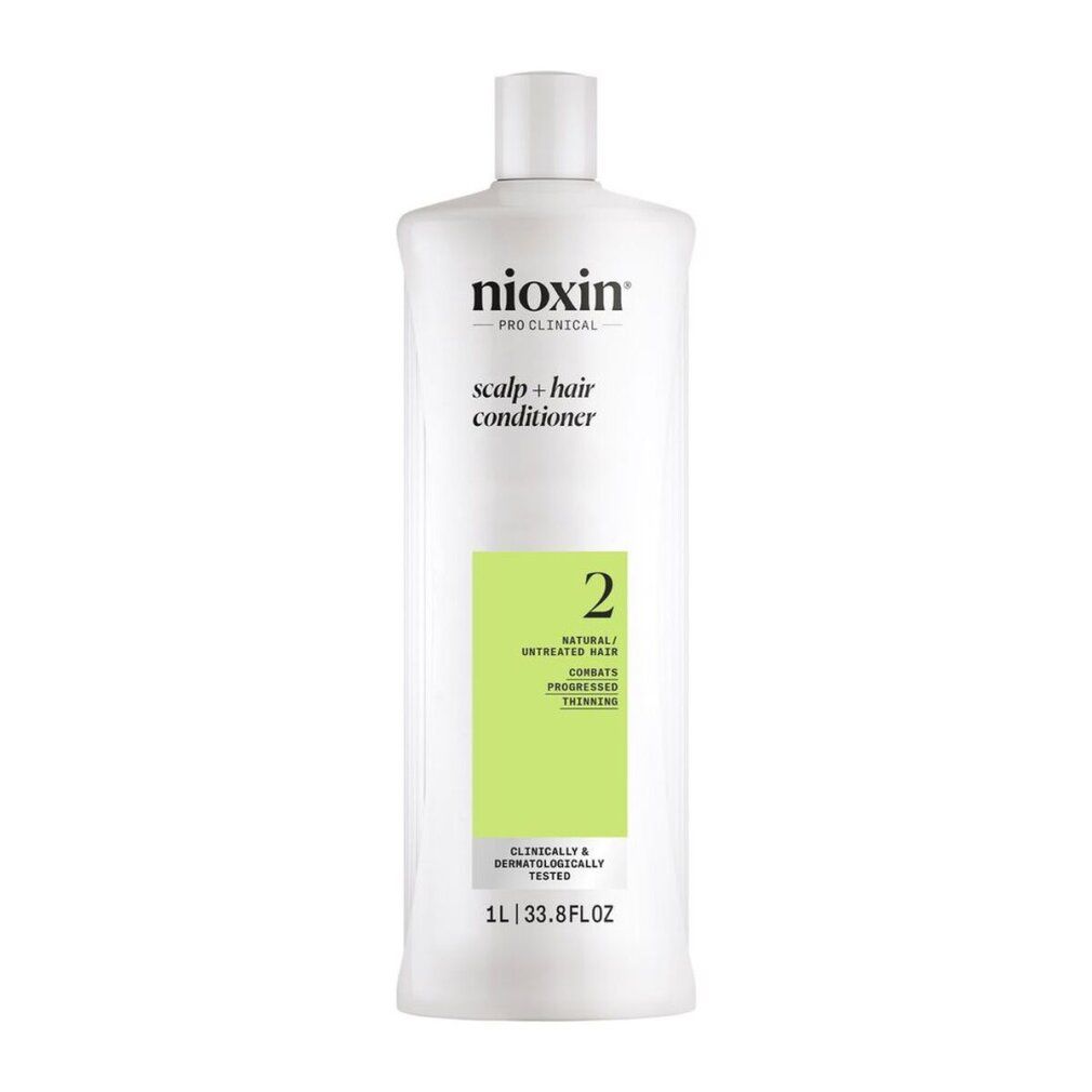 Weiße Flasche mit grünem Etikett. Aufschrift: Nioxin, Scalp + Hair Conditioner, 2. Volumen: 1L / 33.8 fl oz.