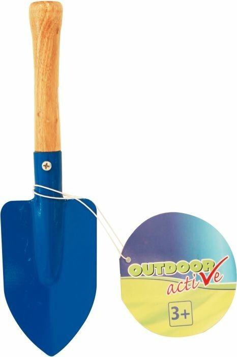 Blaue Metallschaufel mit Holzgriff. Anhänger mit "OUTDOOR active" und "3+".