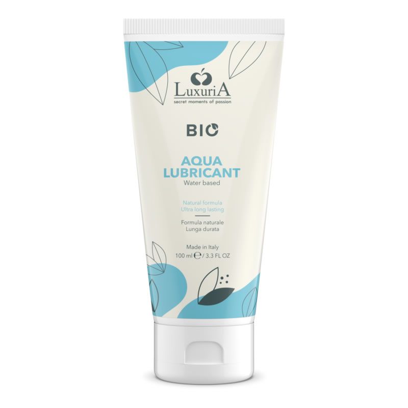 Weiß-blaue Tube. Aufschrift: LuxuriA BIO Aqua Lubricant. Wasserbasiert. Hergestellt in Italien. 100 ml.