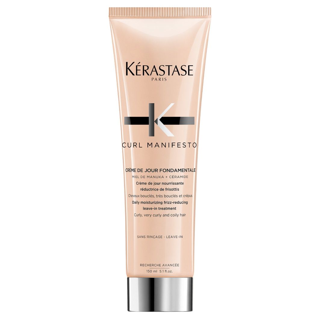 Kérastase Curl Manifesto Leave-in Creme in einer rosafarbenen Tube mit silbernem Verschluss. 100 ml.