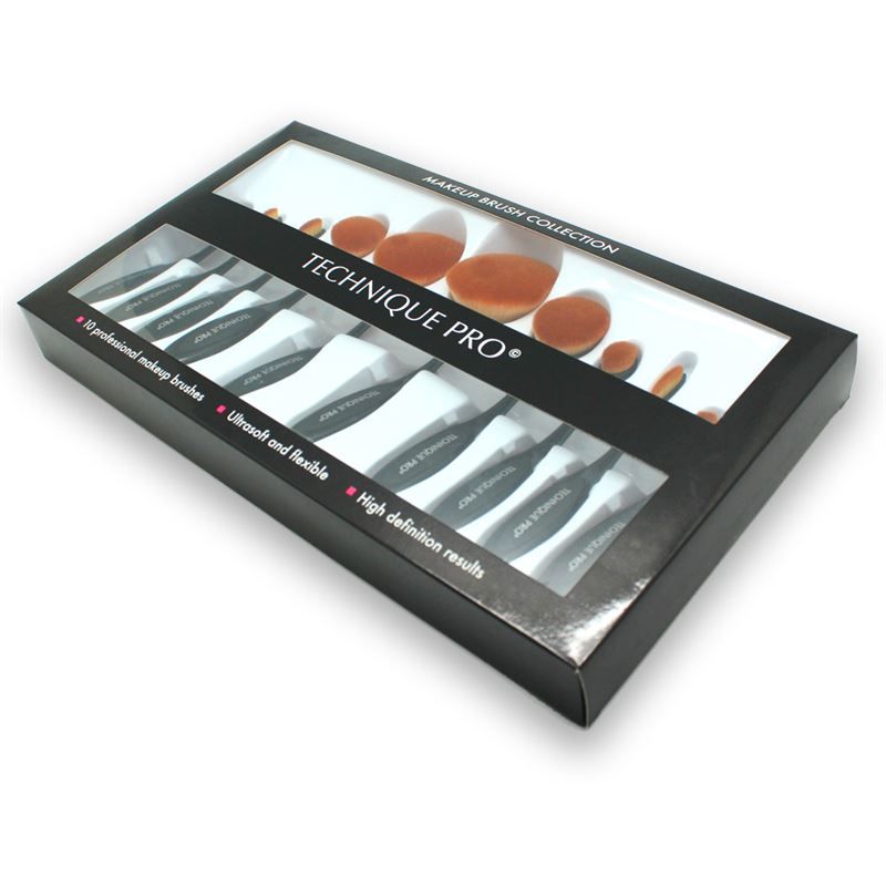 Schminkpinsel-Set in schwarzer Verpackung. Enthält 10 Pinsel mit schwarzen Griffen und braunen Borsten. Marke: TECHNIQUE PRO.