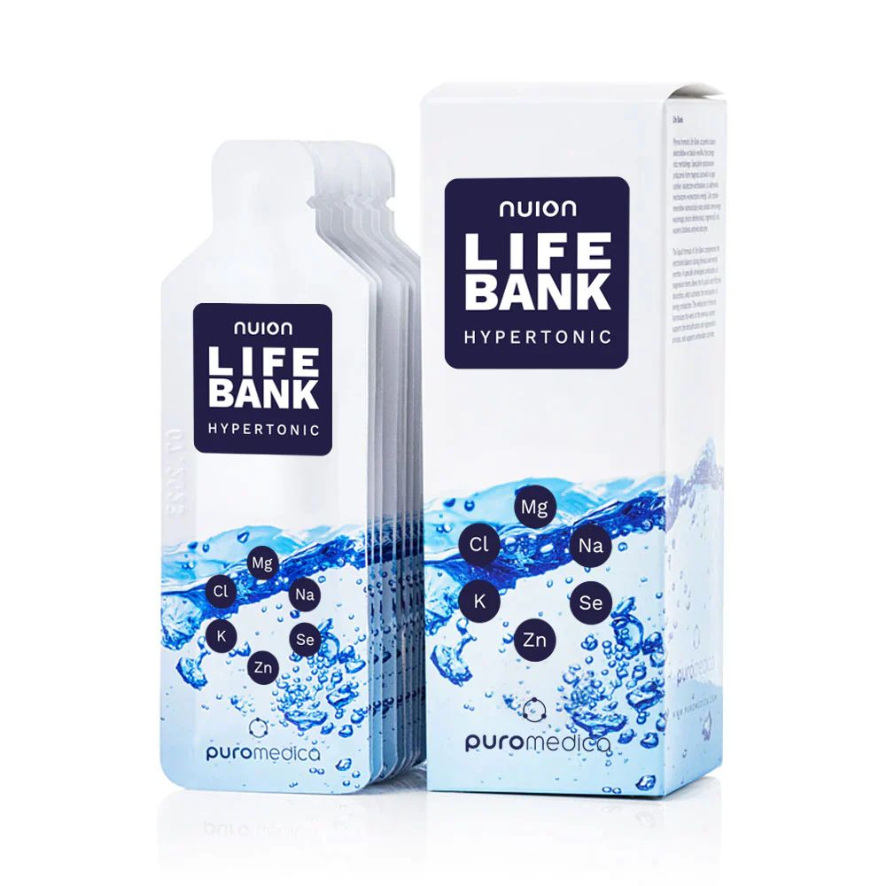 Packung und Beutel Nuion Life Bank Hypertonic auf weißem Hintergrund.