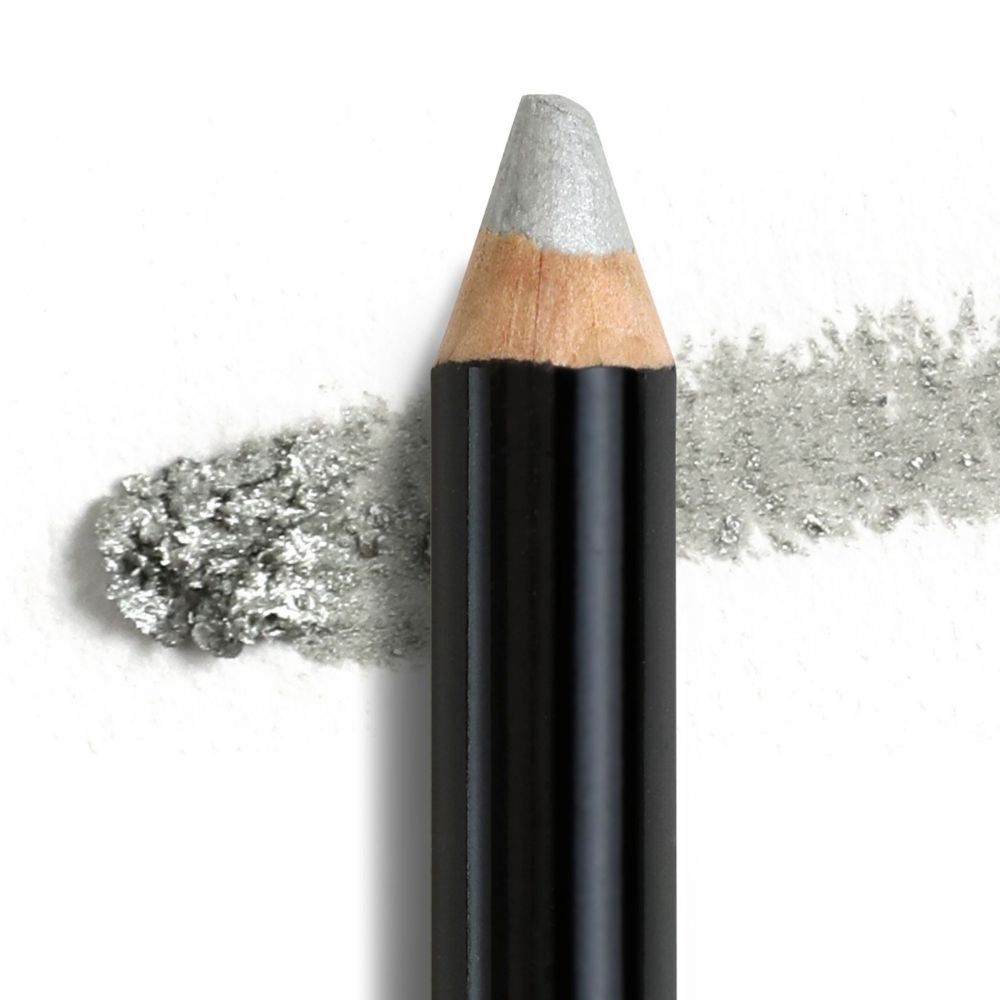 Grauer Kajalstift mit Strich. Schwarzer Schaft, silberne Spitze. Auf weißem Hintergrund.