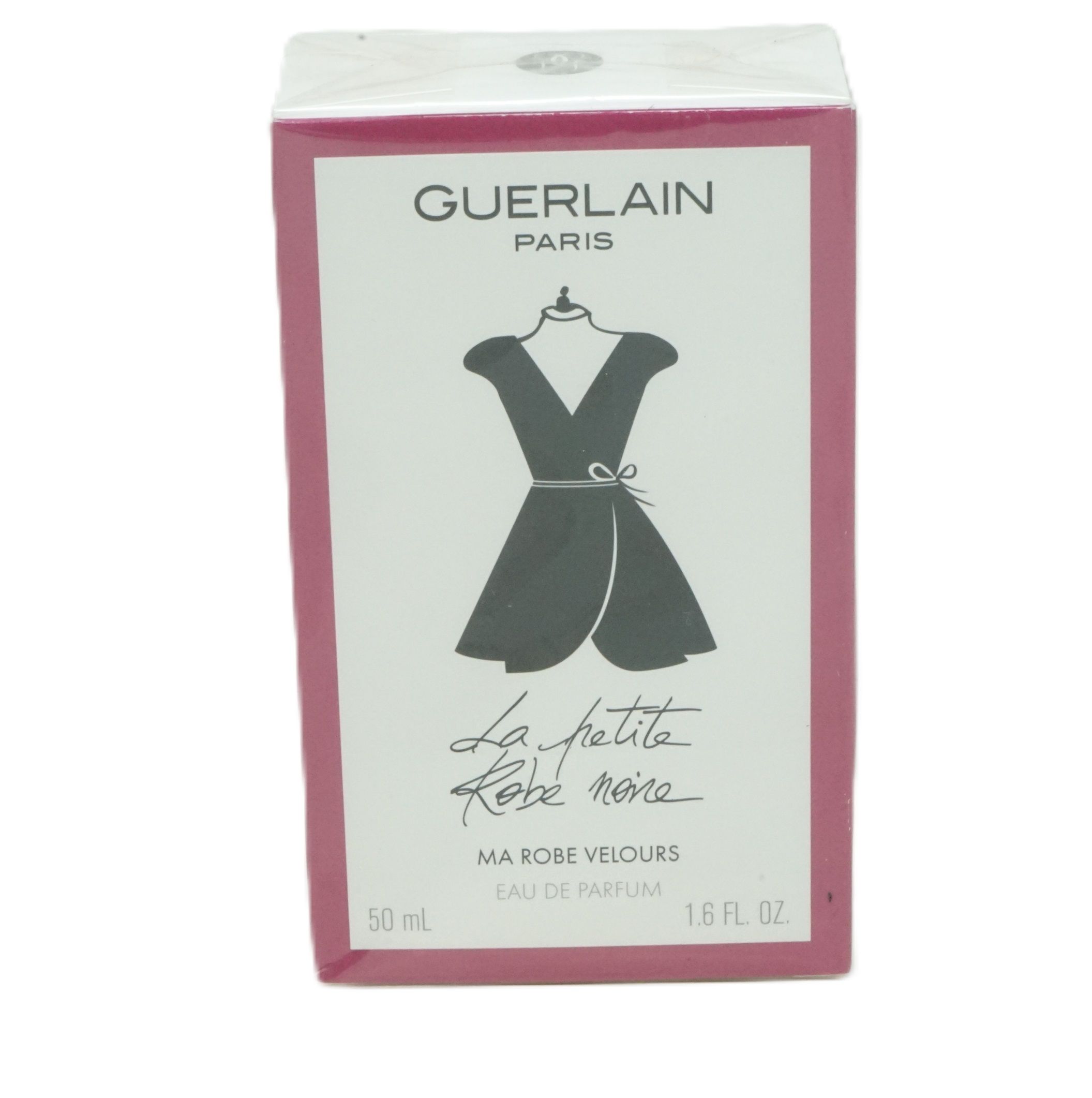 Verpackung von Guerlain. Rosa-weiße Schachtel mit schwarzem Kleid-Design und Schriftzug. 50 ml und 1.6 fl. oz. angegeben.