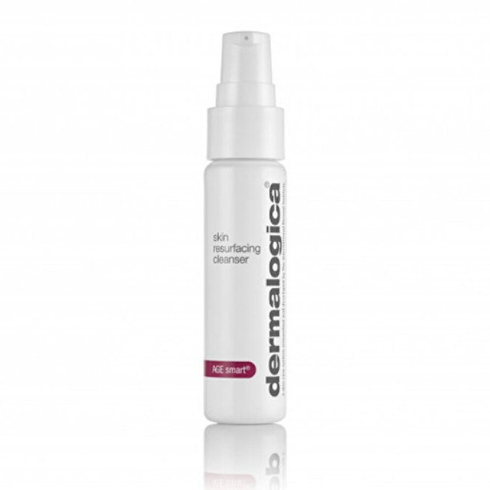Kleine weiße Flasche mit Pumpkopf. Aufschrift: Dermalogica, skin resurfacing cleanser, AGE smart.