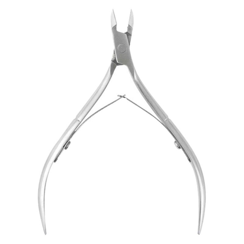Nagelhautschneider aus Metall. Gebogene Griffe, spitz zulaufende Schneide. Gelenk mit Feder. Frontale Ansicht.