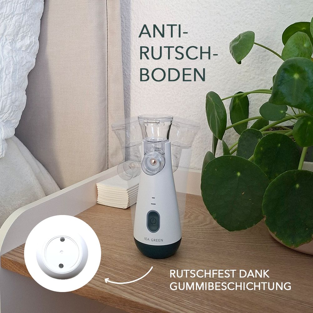 IEA Green Inhalationsgerät in dunkelgrün mit 20er Kochsalzlösung