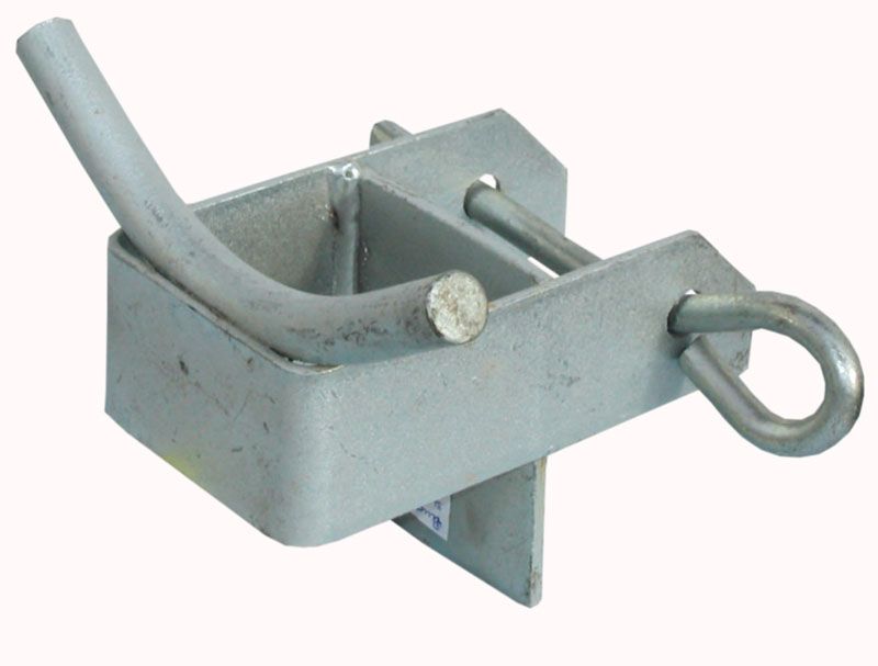 Metallhalterung mit gebogenem Stift und Öse.