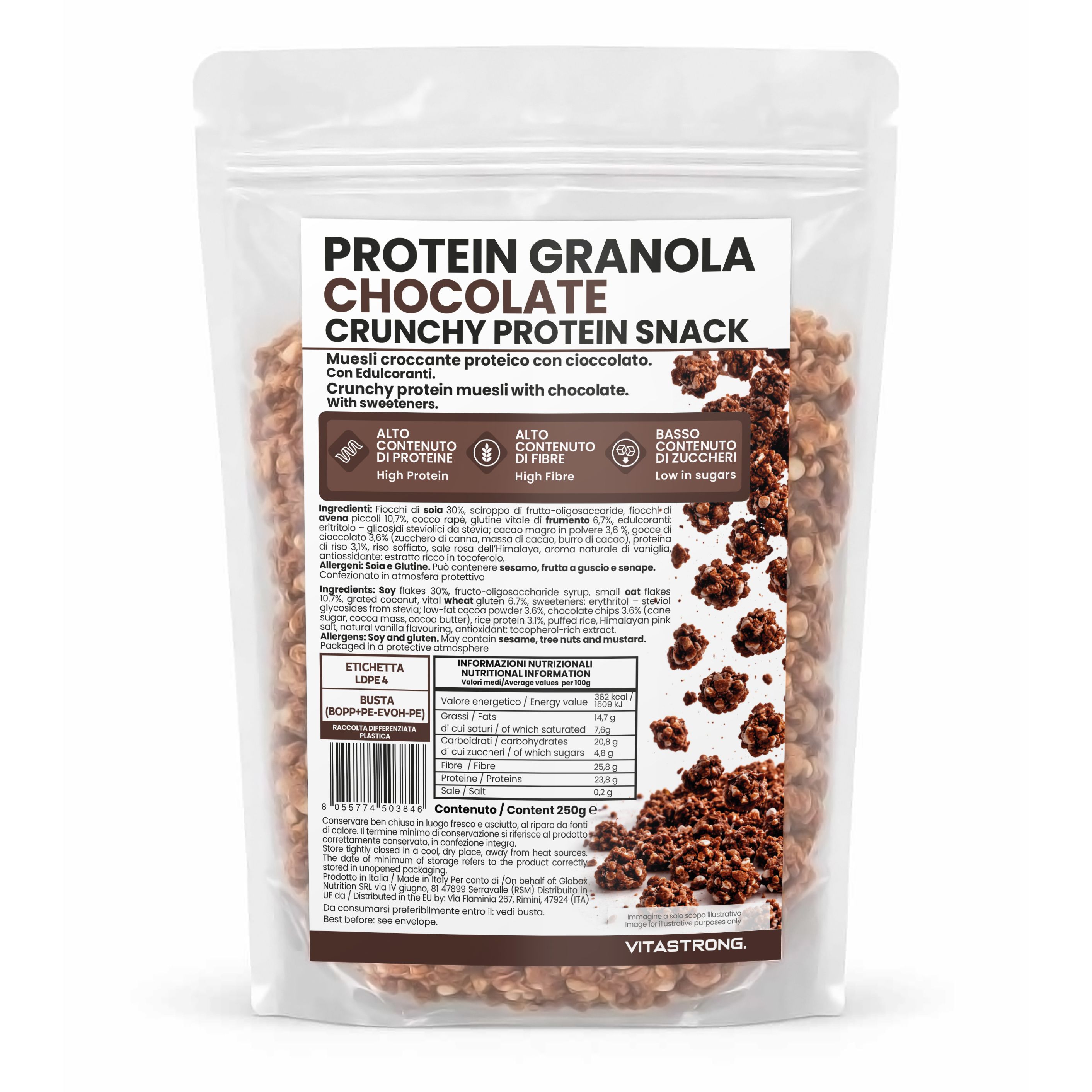 Klarsichtbeutel mit Protein-Granola Schokolade. Text: Hoher Proteingehalt, reich an Ballaststoffen. Marke Vitastrong.