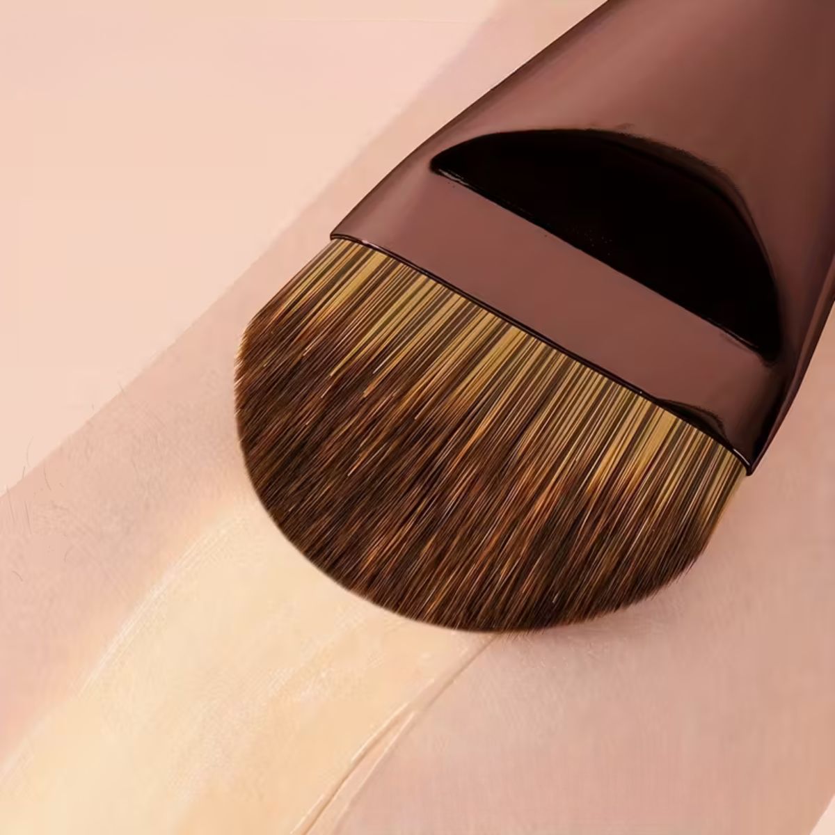 Paddle-Pinsel für Creme- & flüssige Foundation