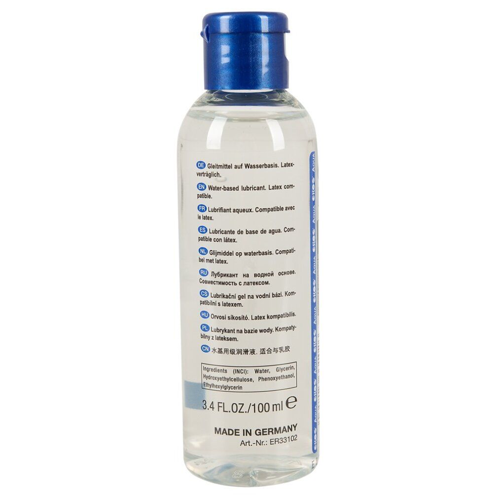 Rückseite einer Flasche. Mehrsprachige Informationen. Aufschrift: Wasserbasiertes Gleitmittel. Hergestellt in Deutschland.