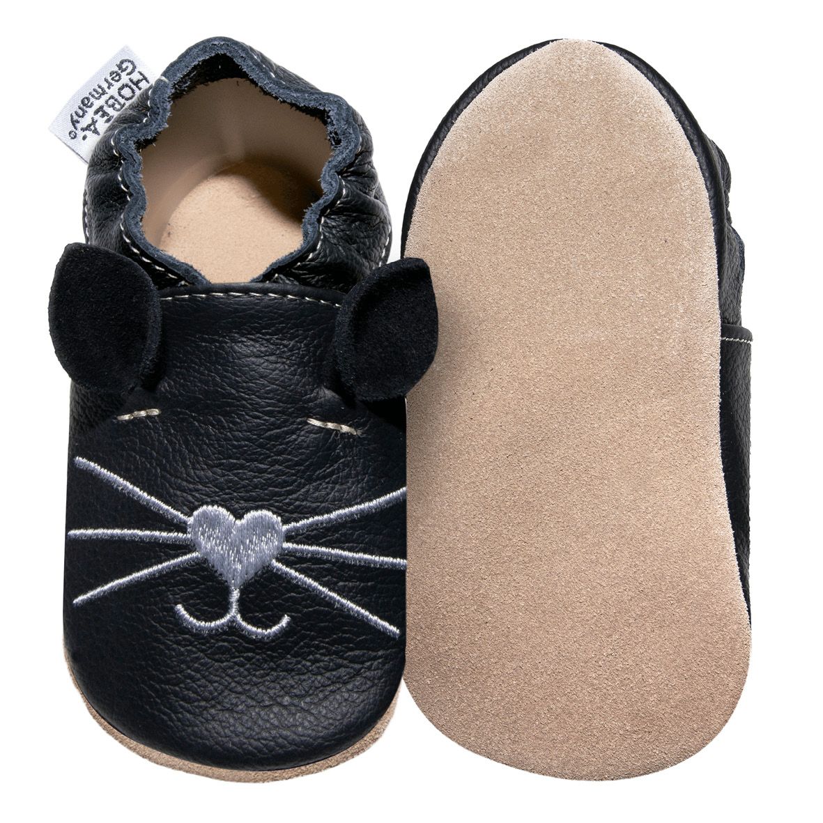 Schwarzer Babyschuh mit Katzenmotiv. Oberseite und Sohle sichtbar. Marke HOBEA-Germany.