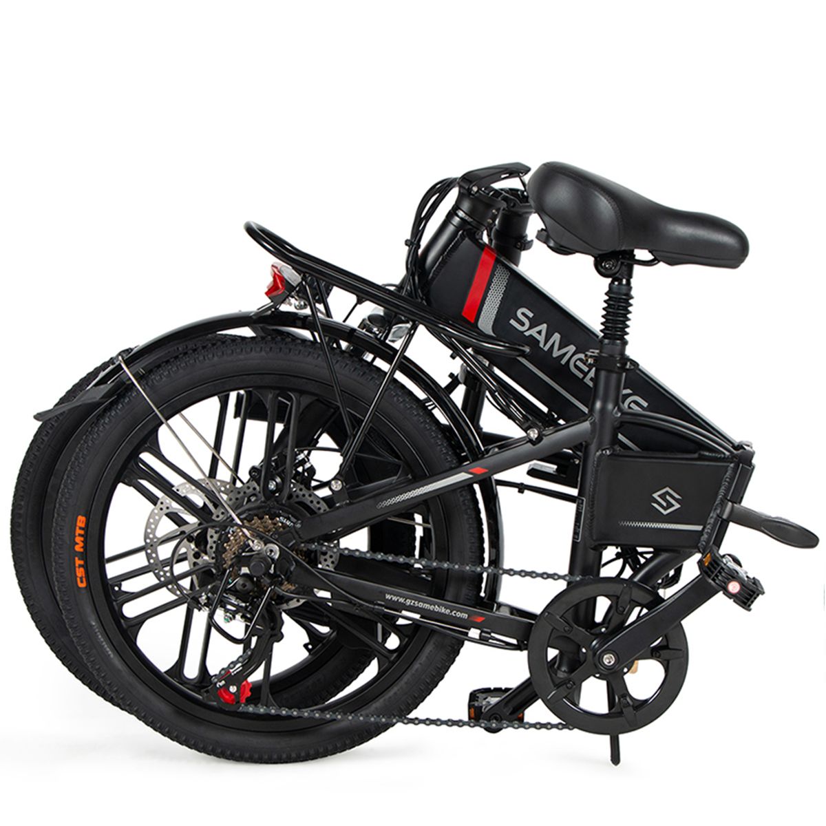 Gefaltetes schwarzes Elektrofahrrad. Marke SAMEBIKE. Schwarze Reifen, Sattel und Rahmen. Rote Akzente. Hinterradgepäckträger.