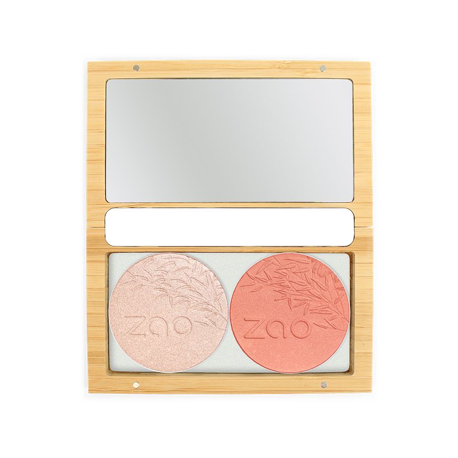 Geöffnete Bambusbox mit Spiegel und zwei Pudern. Natürliche Holzfarbe. Logo auf den Pudern.