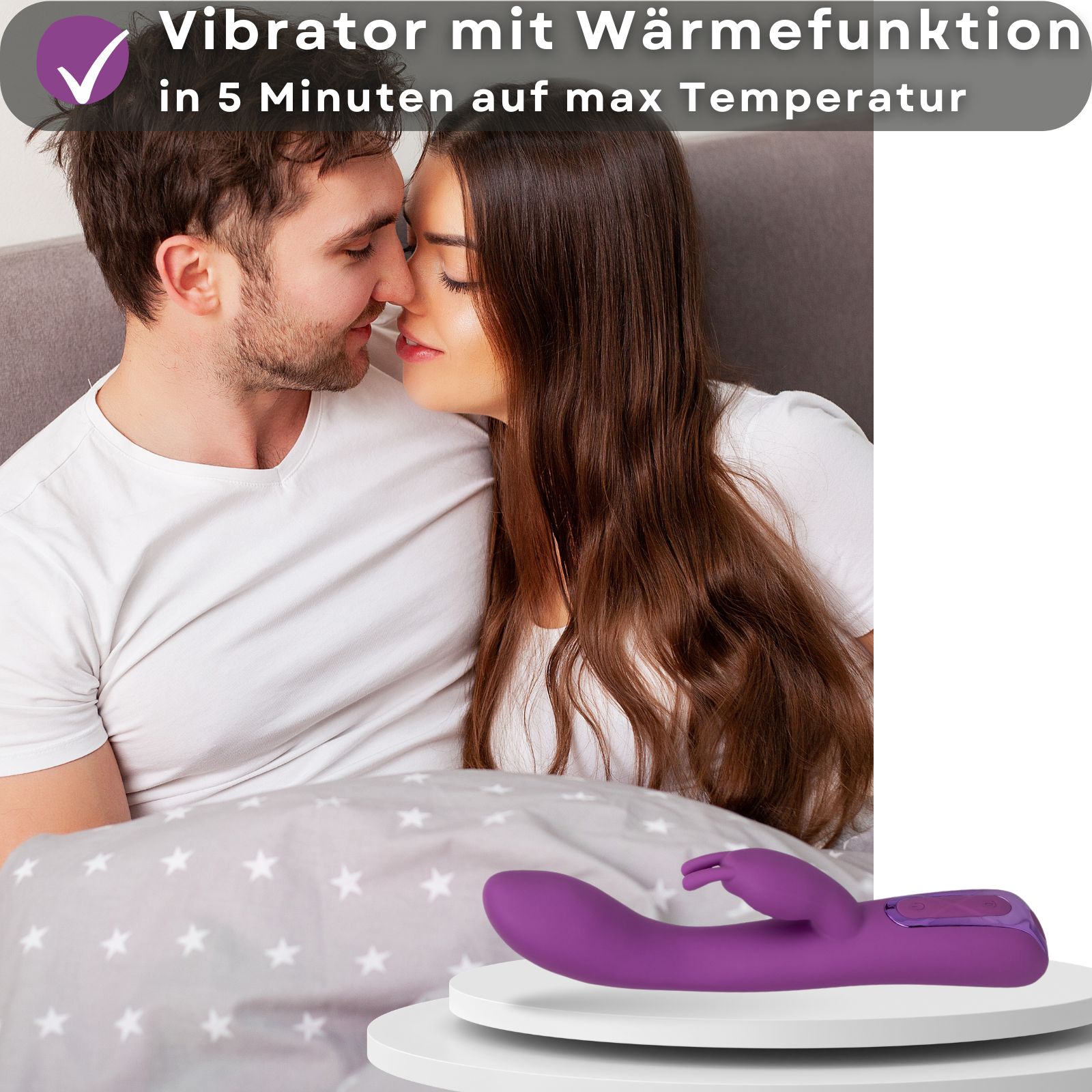Lila Vibrator mit Kaninchen-Design. Text: Vibrator mit Wärmefunktion in 5 Minuten auf max Temperatur. Paar im Hintergrund.