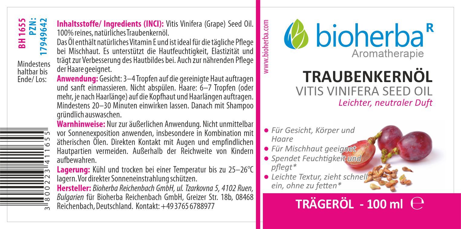 Etikett mit Produktname, Trauben und Kernen. Text: Bioherba, Traubenkernöl, Trägeröl. Enthält Inhaltsstoffe, Anwendungshinweise und Warnhinweise.
