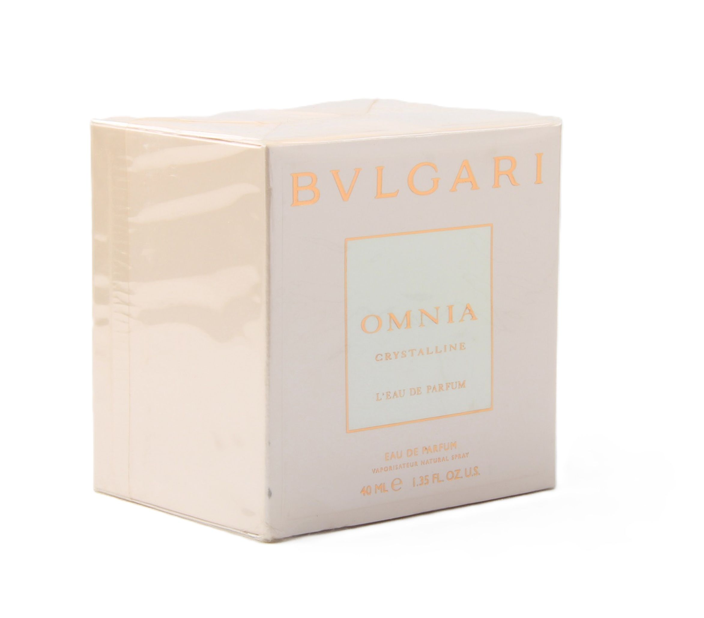 BVLGARI Omnia Crystalline. Rechteckige Verpackung in Beige. Schriftzug und Logo auf der Vorderseite. 40 ml.