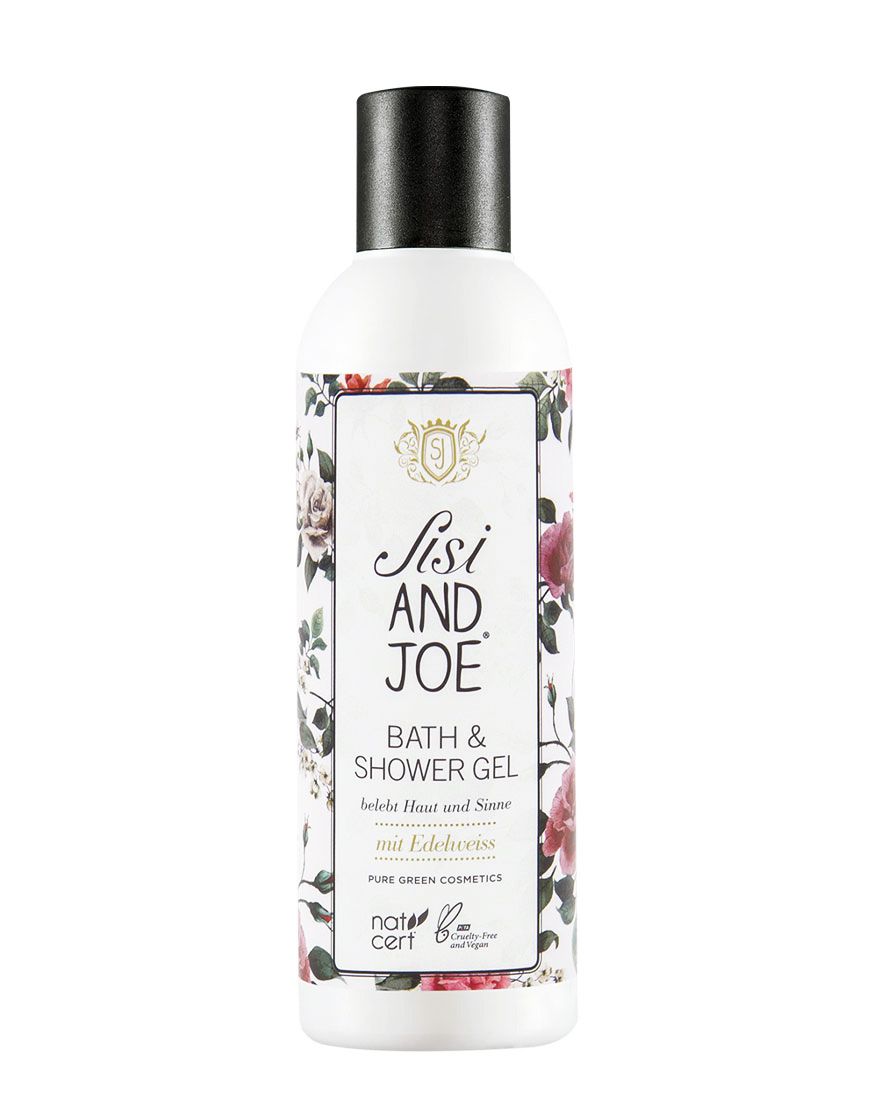 Weiße Flasche Bath & Shower Gel mit floralem Muster. Schwarzer Deckel. Etikett mit Aufschrift: Sisi and Joe, Bath & Shower Gel mit Edelweiß.