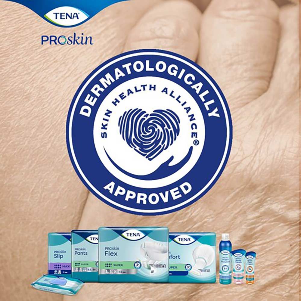Logo der Skin Health Alliance, bestätigt durch dermatologische Tests. Mehrere TENA ProSkin Produkte im Hintergrund.
