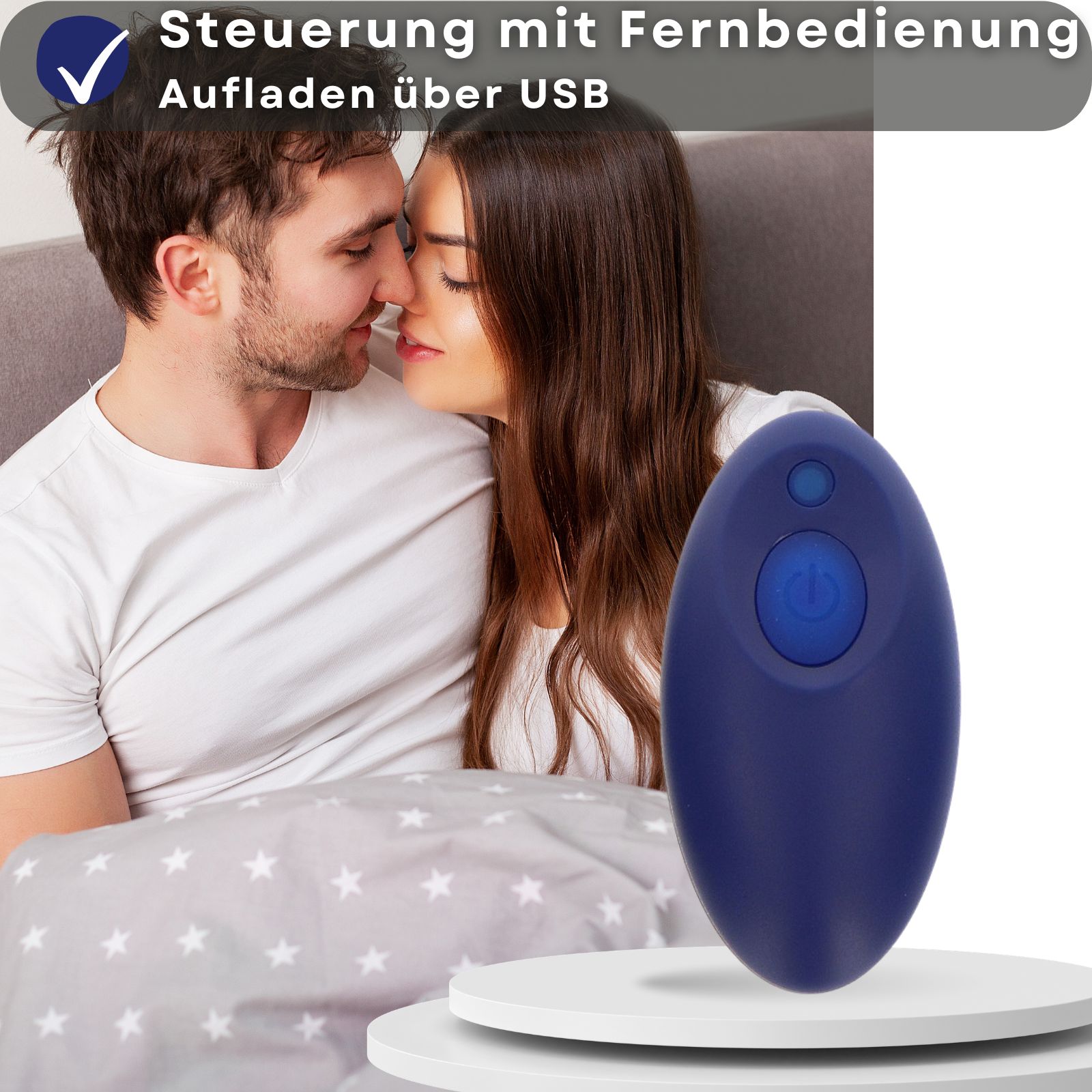 Fernbedienung. Steuerung mit Fernbedienung. Aufladen über USB. Hintergrund: Paar im Bett.