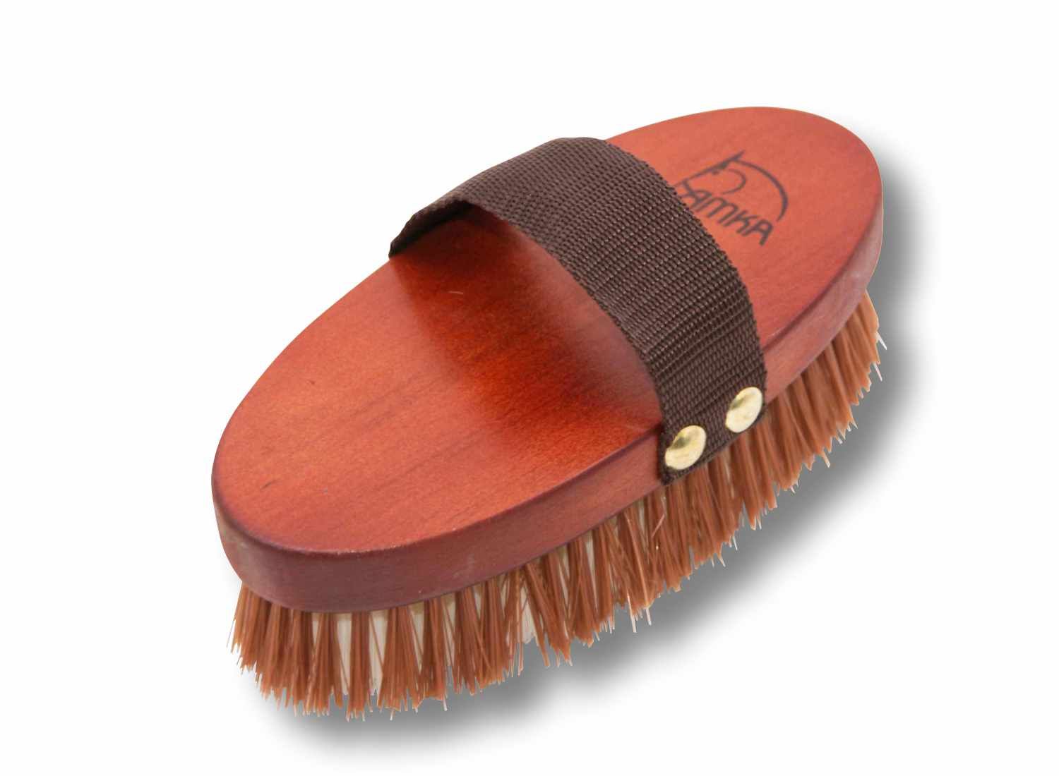 AMKA Pferdebürste. Oval, brauner Holzrücken, braune Borsten. Brauner Griff mit Nieten.