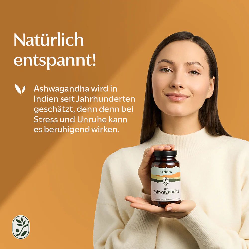 Frau hält eine Flasche "nedura bio Ashwagandha". Aufschrift: "Natürlich entspannt!". Text über Ashwagandha.