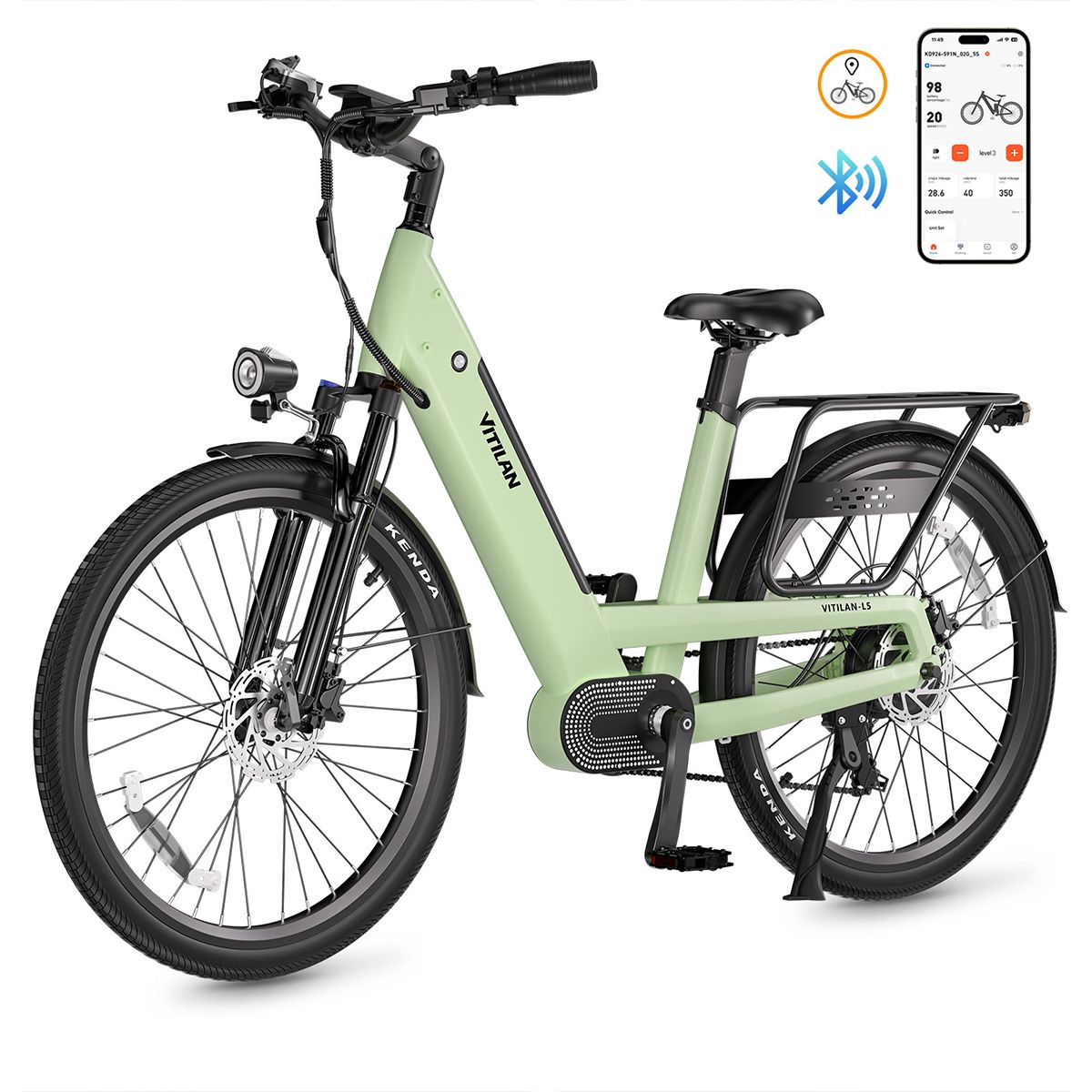 Hellgrünes Vitilan L5 E-Bike. Schwarze Reifen, Gepäckträger, Scheinwerfer und Smartphone-App-Anzeige mit Bluetooth-Symbol.