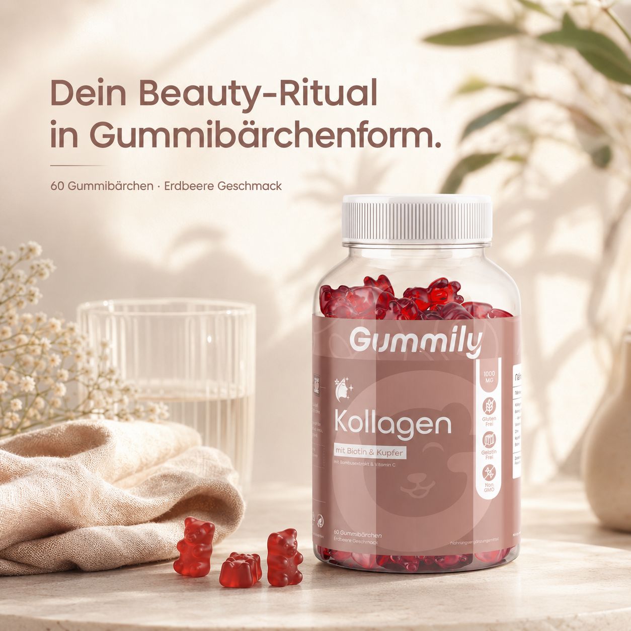 Gummily Kollagen Flasche mit 60 Gummibärchen, Erdbeer Geschmack, neben einem Glas Wasser.