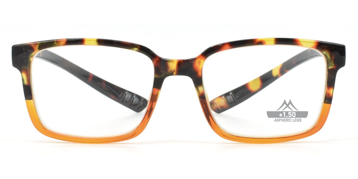 Brille mit braun-gelbem Rahmen und rechteckigen Gläsern. Auf einem Glas steht "+1.50 Aspheric Lens".