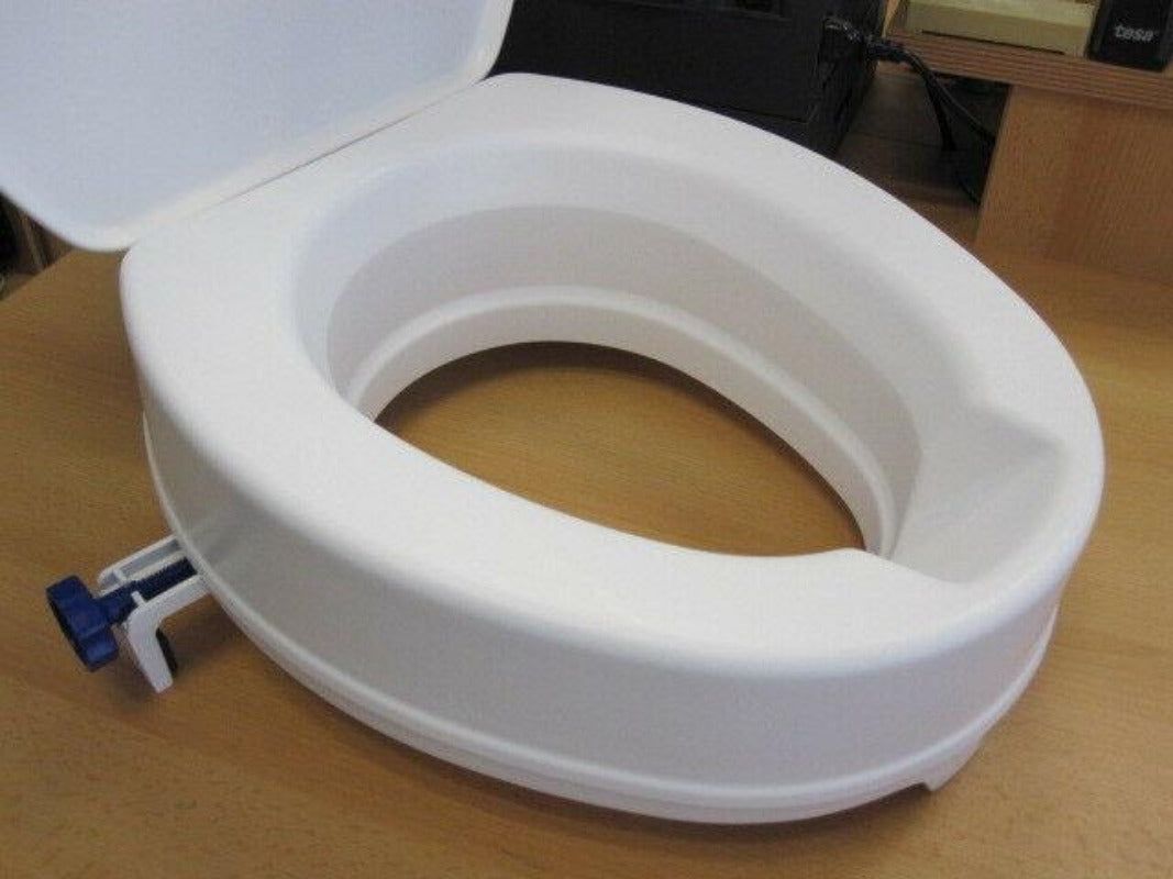 Invacare Aquatec Toilettensitzerhöhung 10 cm mit Deckel