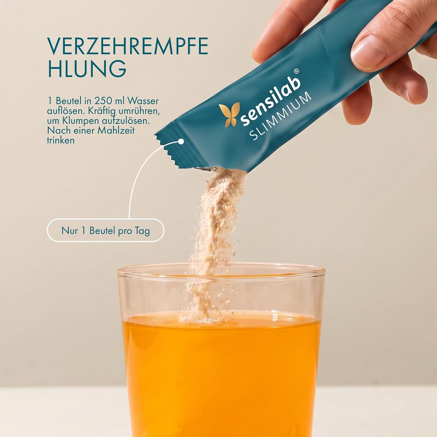 Sensilab Slimmium Sachet wird in ein Glas Wasser gegossen. "Nur 1 Beutel pro Tag".