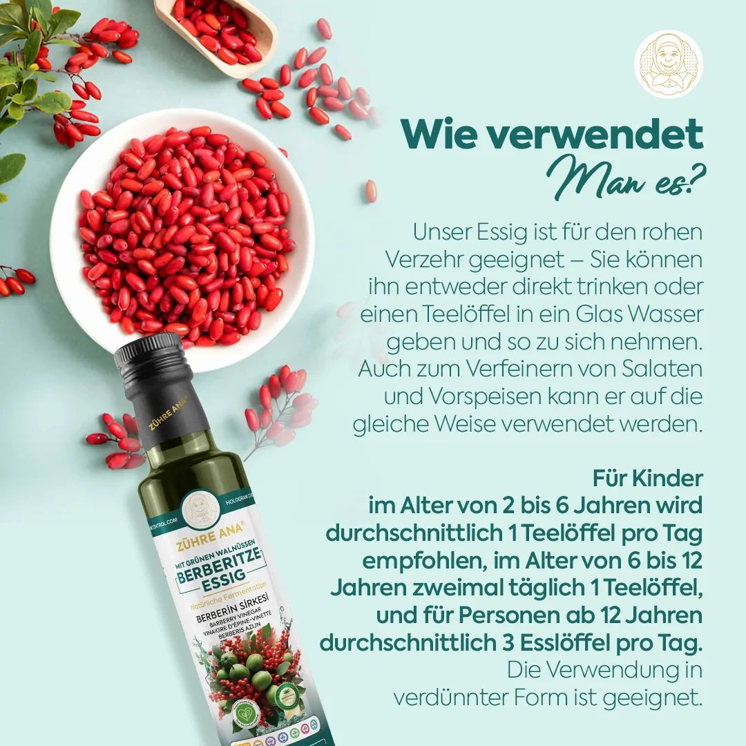 Zühre Ana Berberitzen-Essig Flasche neben einer Schale voller Berberitzen und einem Holzlöffel.