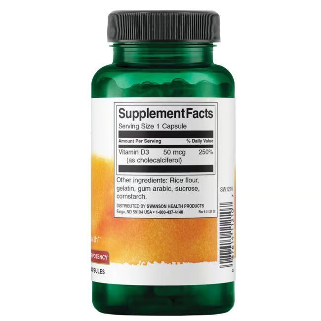 Rückseite der grünen Flasche. Etikett mit Nährwertangaben für Vitamin D3. Enthält weitere Inhaltsstoffe.