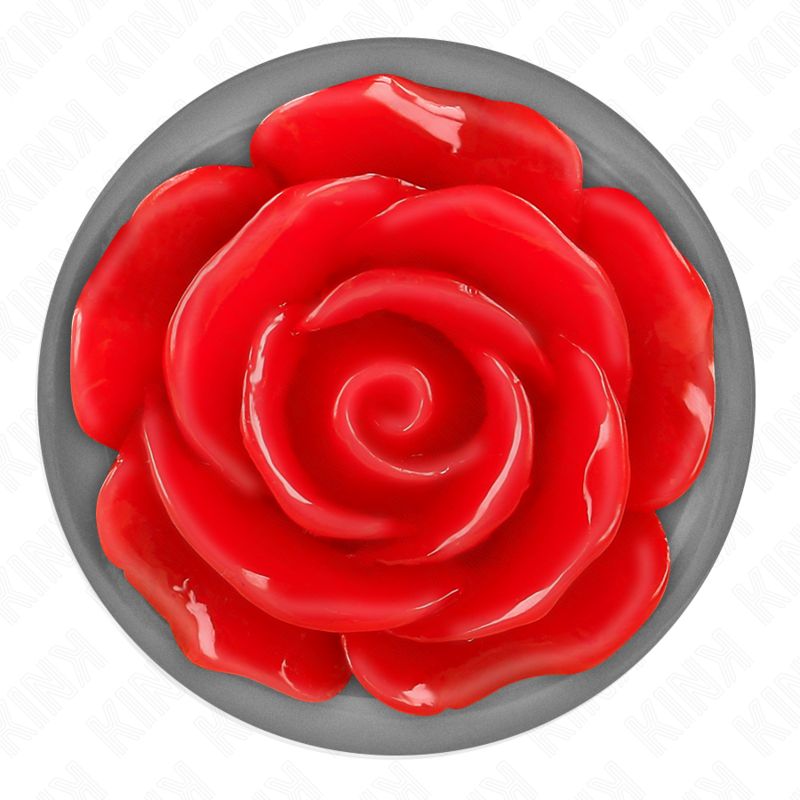 Rote Rosenblüte auf grauem Untergrund. Runde Form. Detailreiche Darstellung der Blütenblätter.