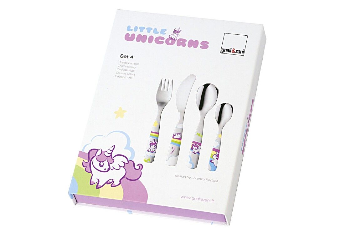 Kinderbesteck-Set mit Einhorn-Motiv. Enthält Gabel, Messer, Löffel und Teelöffel. Verpackt in einer weißen Box mit Logo und Produktnamen.