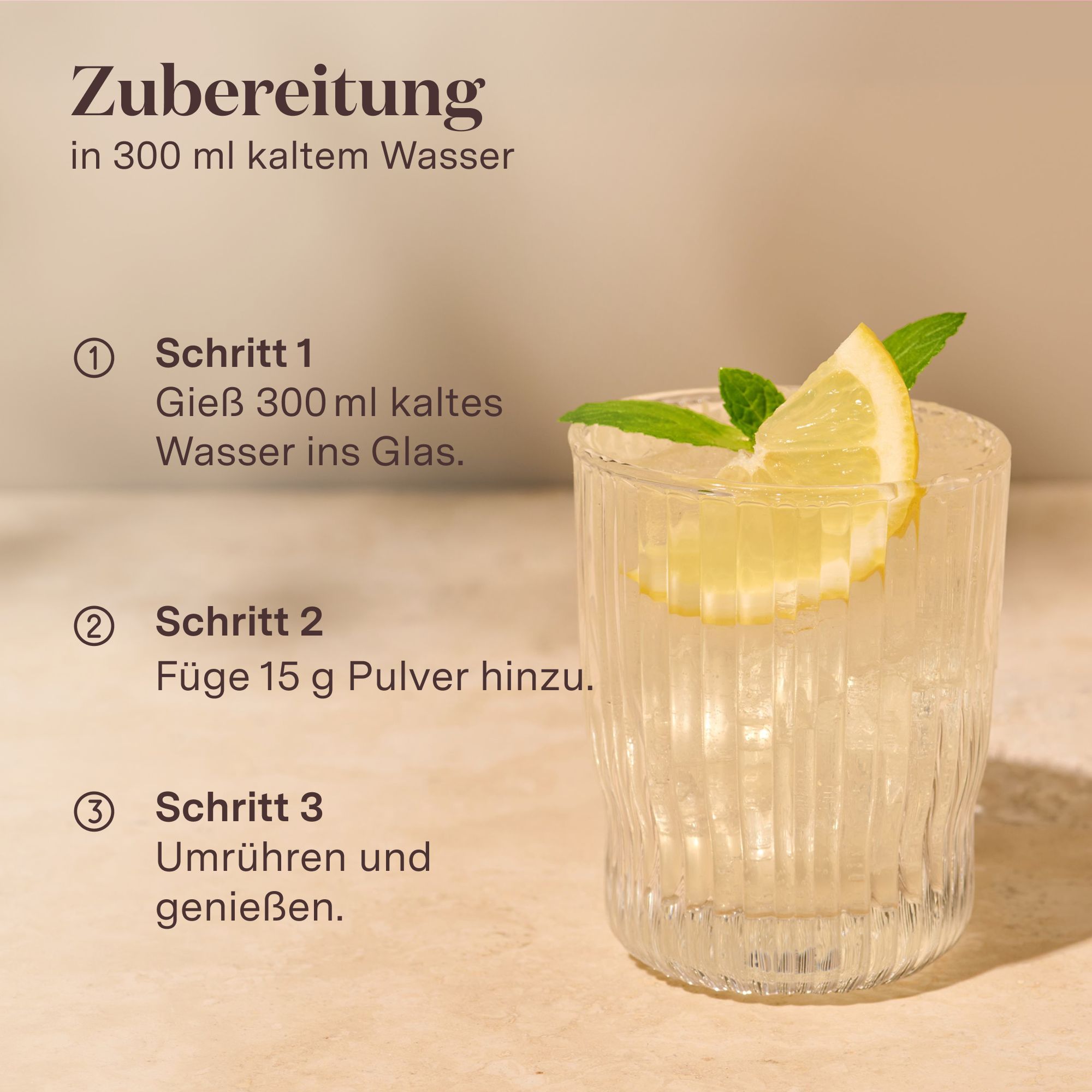 Zubereitung von Glow25 Kollagen Plus Typ Lemon: Pulver in kaltes Wasser geben und umrühren.