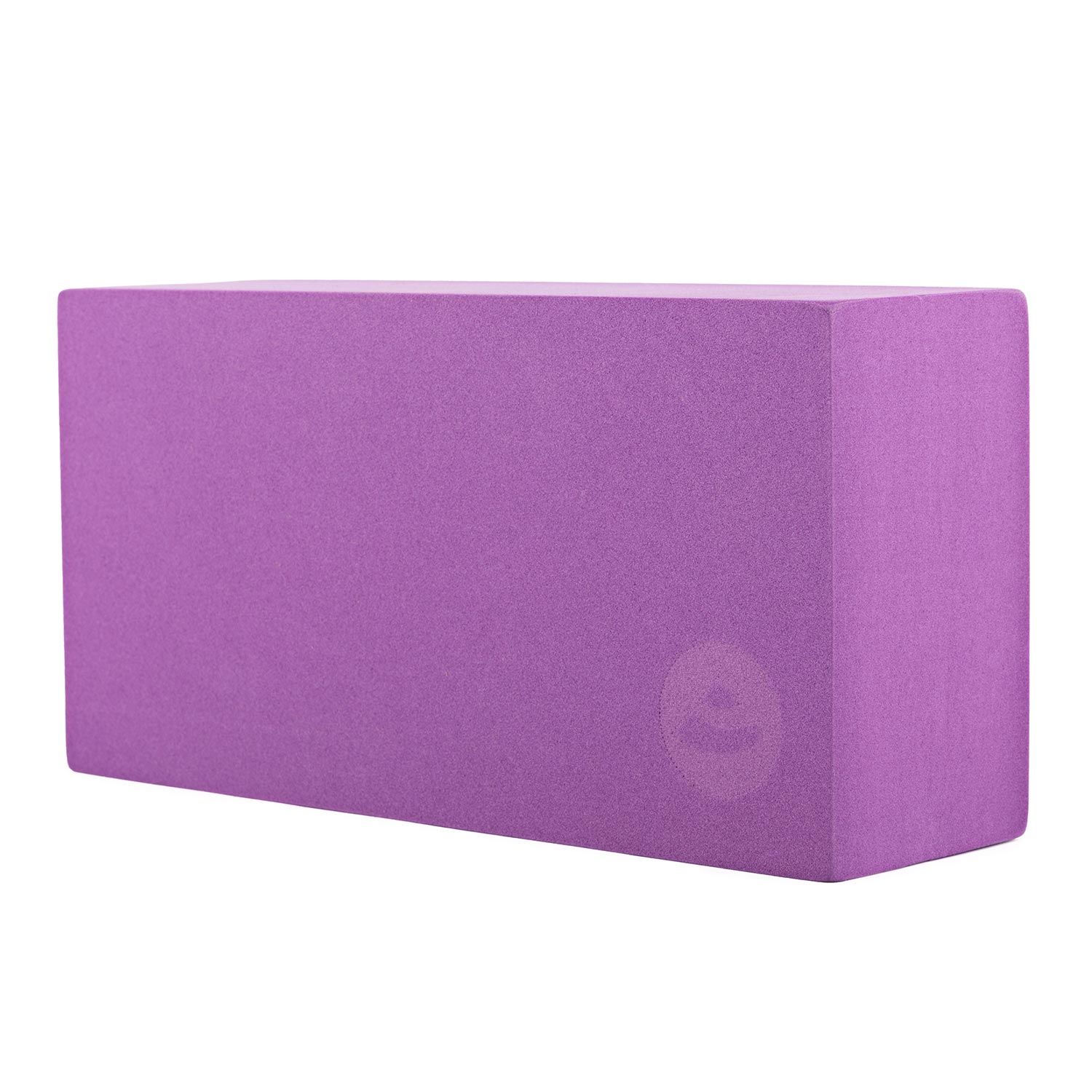 Lila Yogaklotz Asana Brick. Rechteckiger Block. Abgerundete Kanten. Logo.