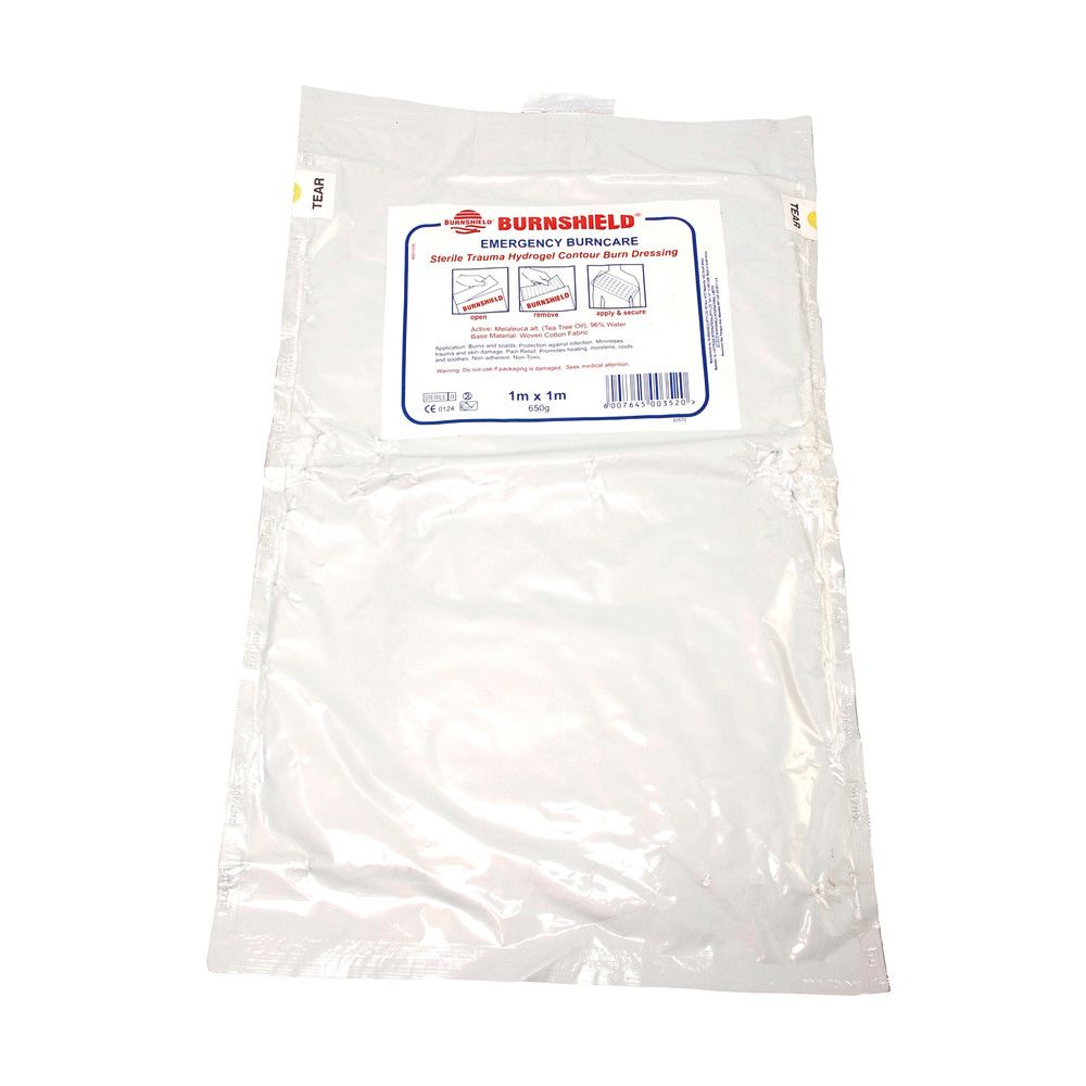 Transparente Verpackung mit Produktinformationen. Aufschrift: BURNSIELD EMERGENCY BURNCARE. Größe: 10cm x 10cm.